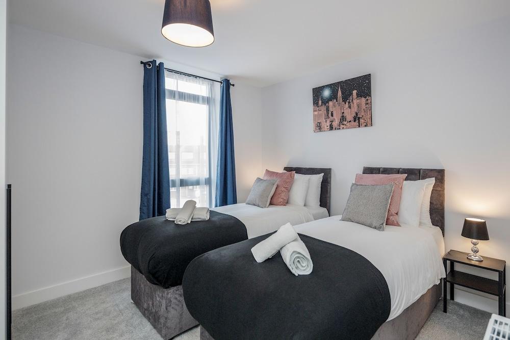 Watford Cassio Deluxe - Modernview Serviced Accommodation