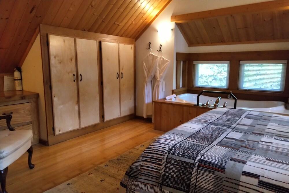 The Cabin at Moon Dance