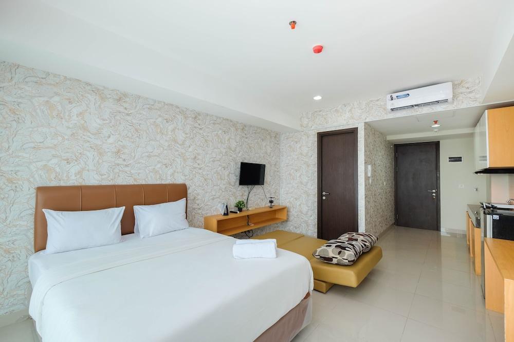Nice And Cozy Studio Apartment At Nine Residence