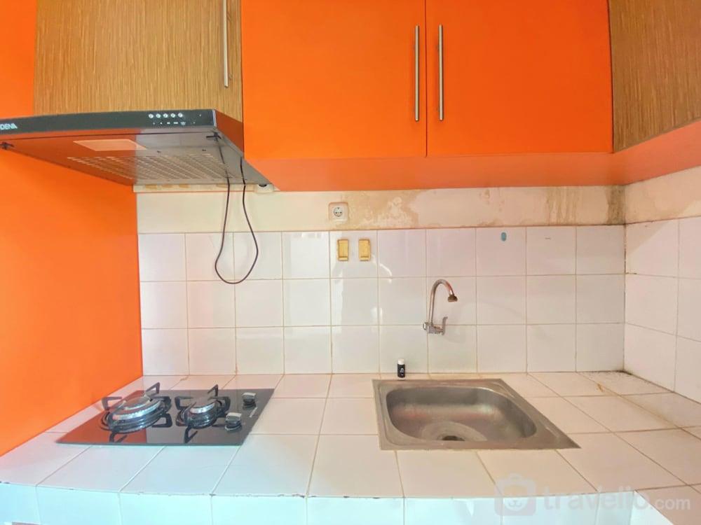 Spacious Studio Apartment At Gateway Ahmad Yani Cicadas