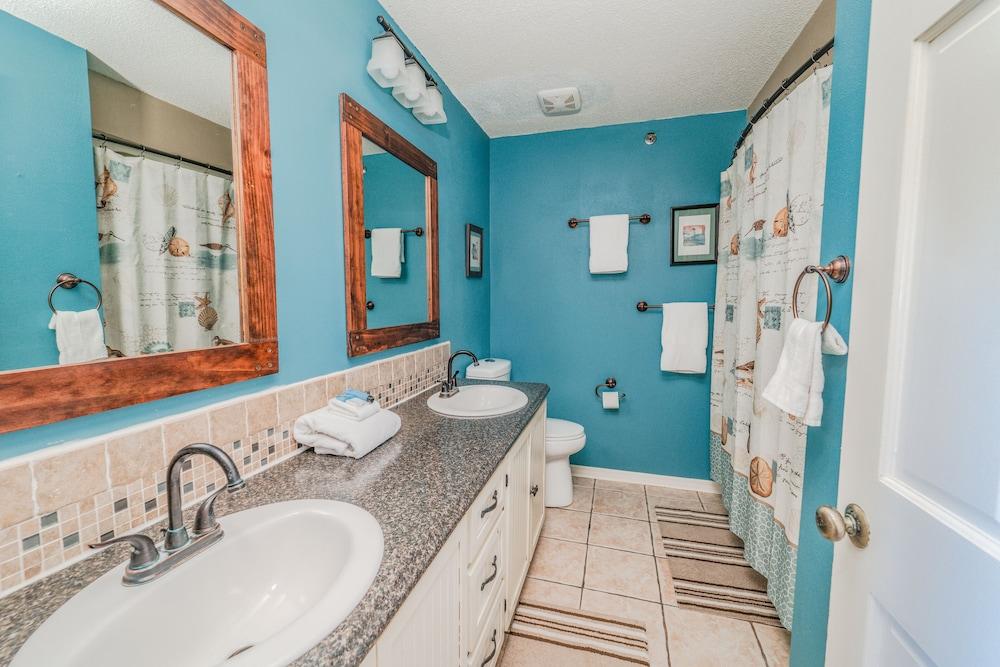 St Thomas Square #1210a