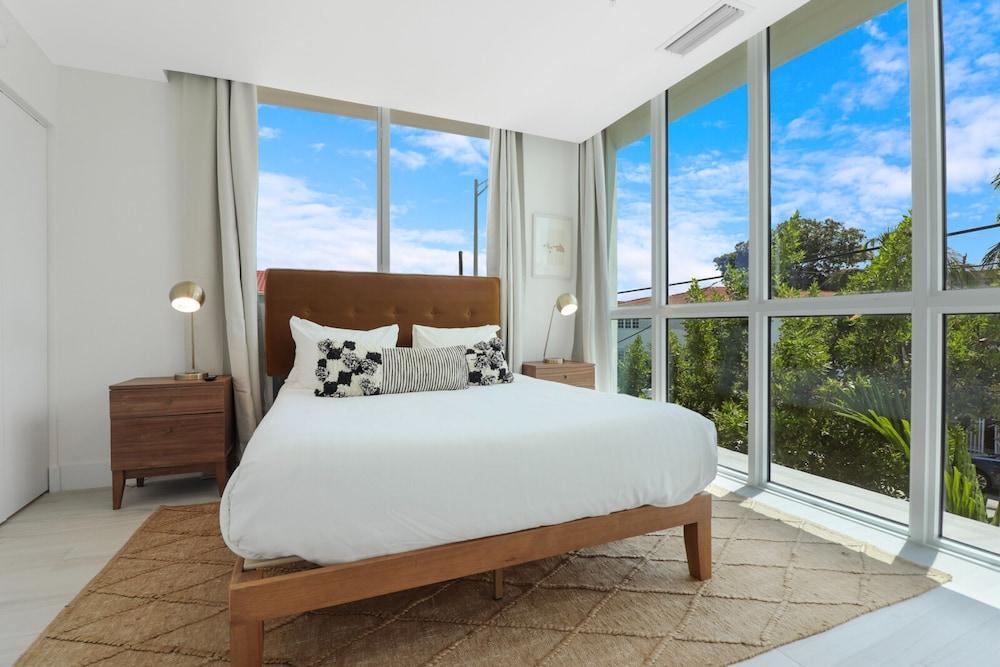 Roami at Harding Ave