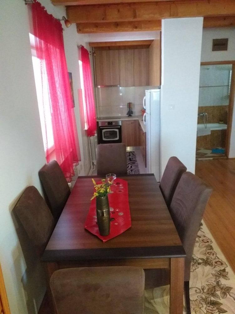 Remarkable 3-bed House in Zabljak