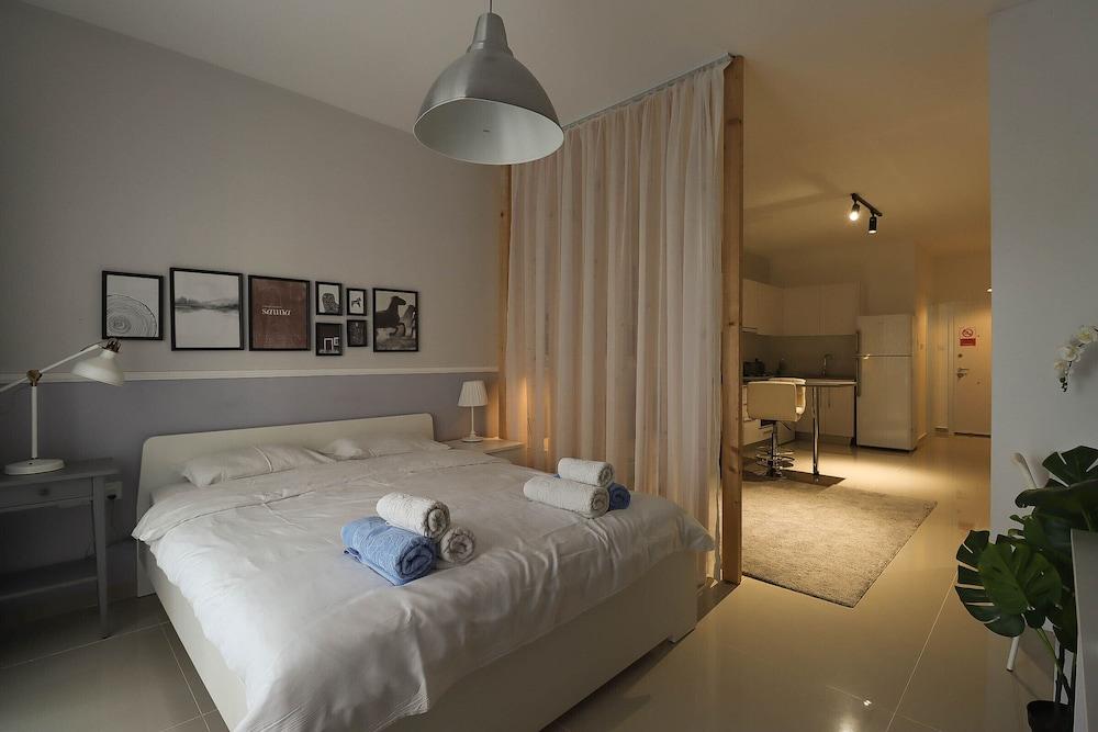 Cornelius Pool Apartments