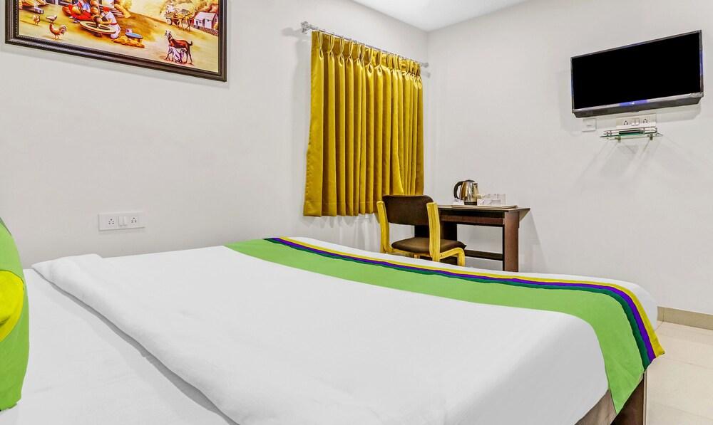 Itsy By Treebo - Royal Galaxy Kukatpally