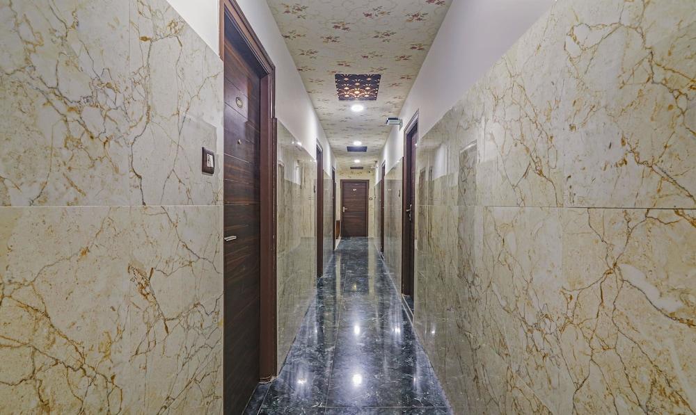 Itsy Hotels J A Royal Suites Manikonda