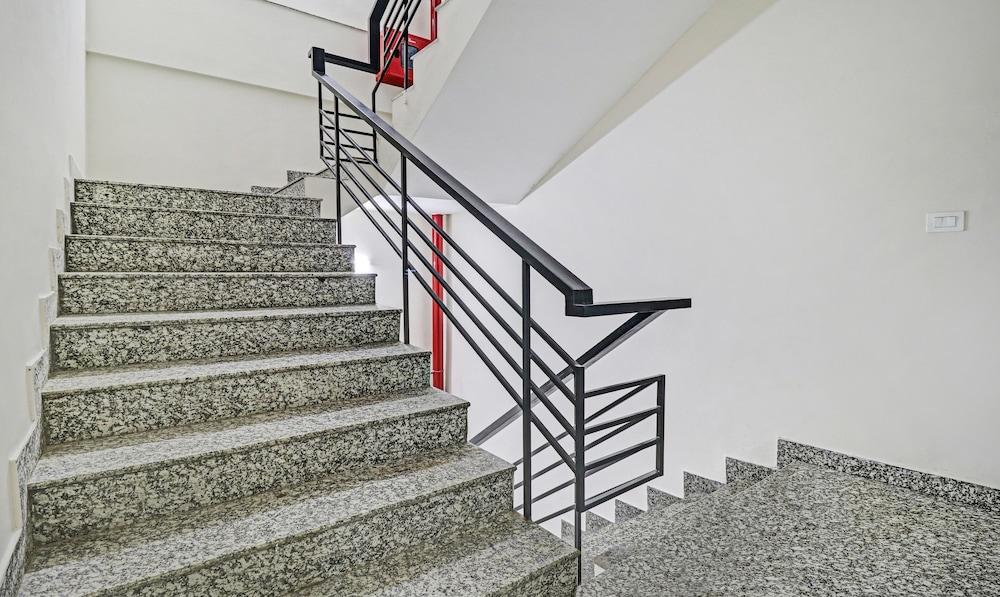 Treebo Trend Kamron Regency