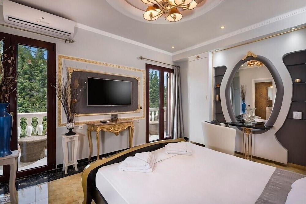 Peaceful Villa With Private Heated Pool Jacuzzi