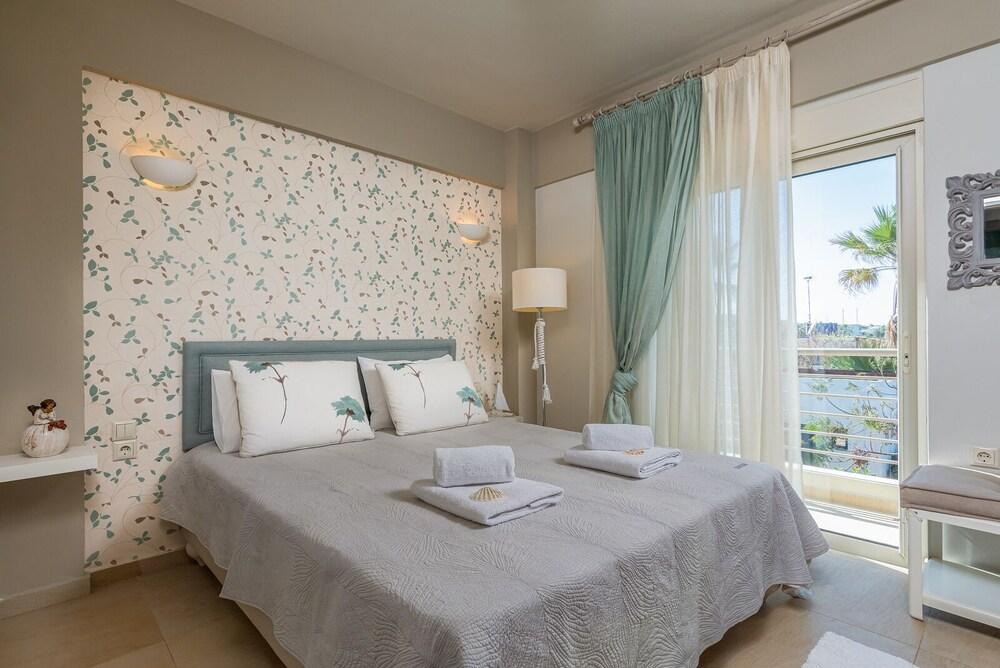 Beachfront Villa w Private Heated Pool Jacuzzi