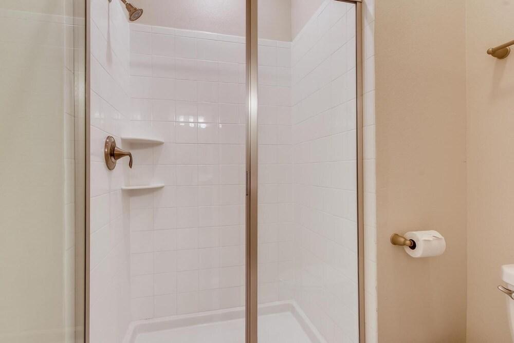 8985 CC - Champions Gate - Amazing 5 Bed Villa