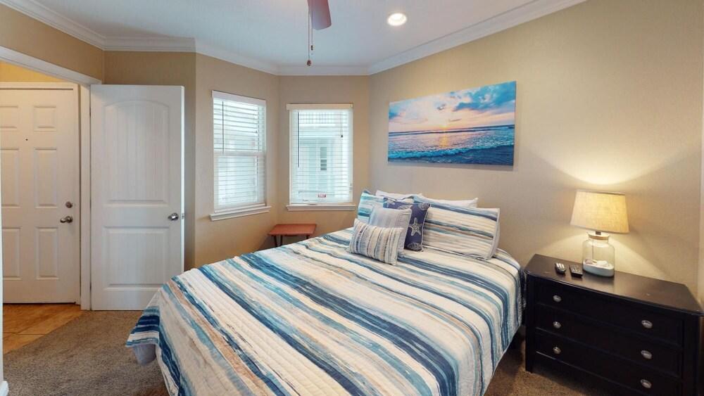 Seascape 1118 in Galveston