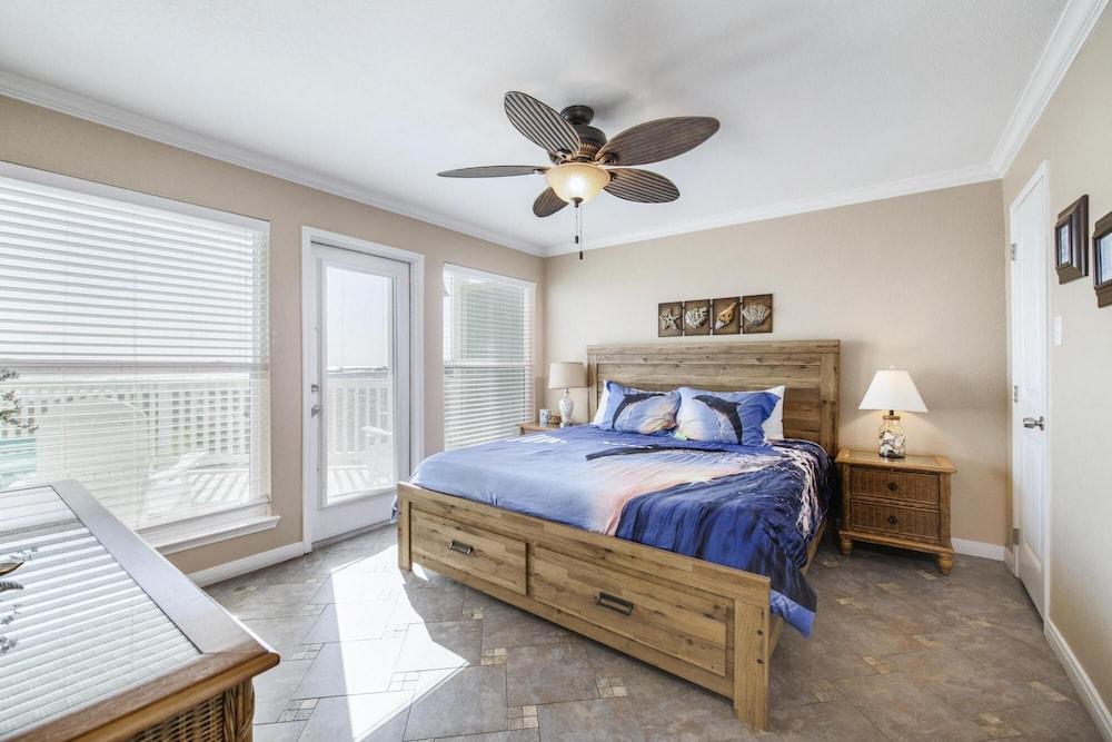 Aloha Beaches- 1107 in Galveston