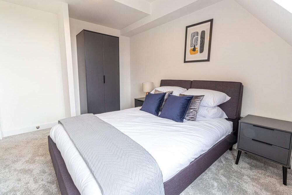 Luxurious 2-bed Apartment in Solihull - NEC BHX