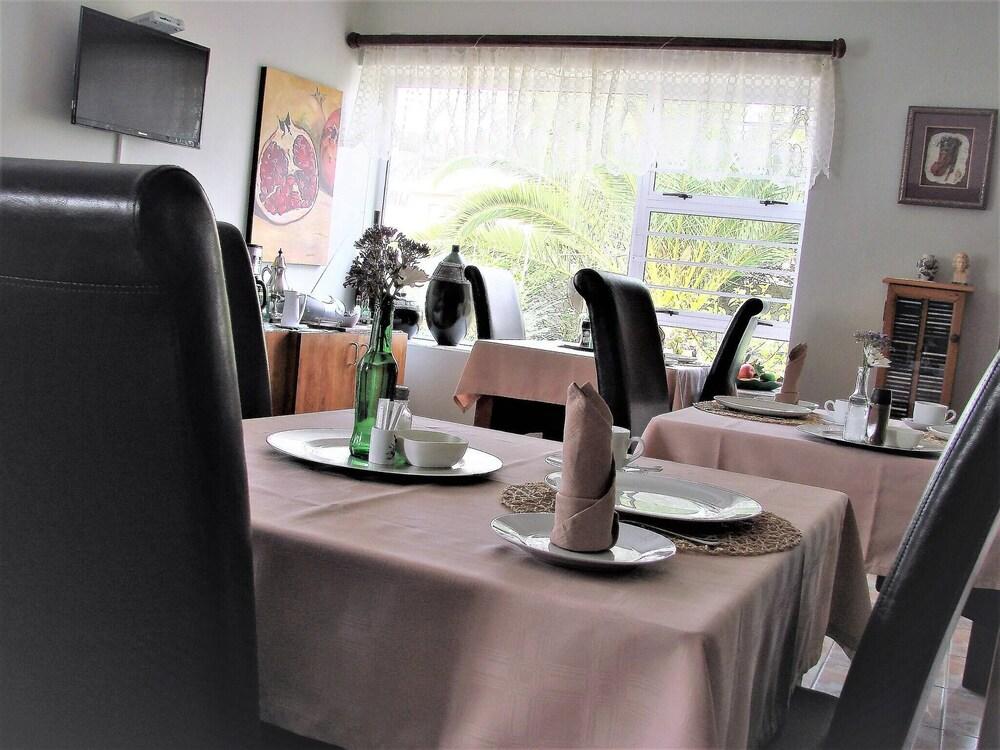 Double En-suite Bedroom Oryx - Big Common Space and Easy Access Beach Swakopmund