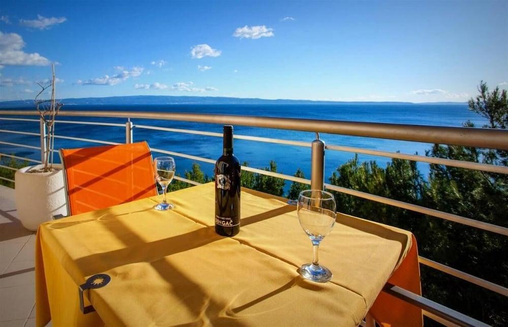 Comfy Beach Apartments With its own Balcony
