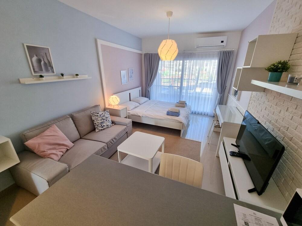 Tiberius Pool Apartments