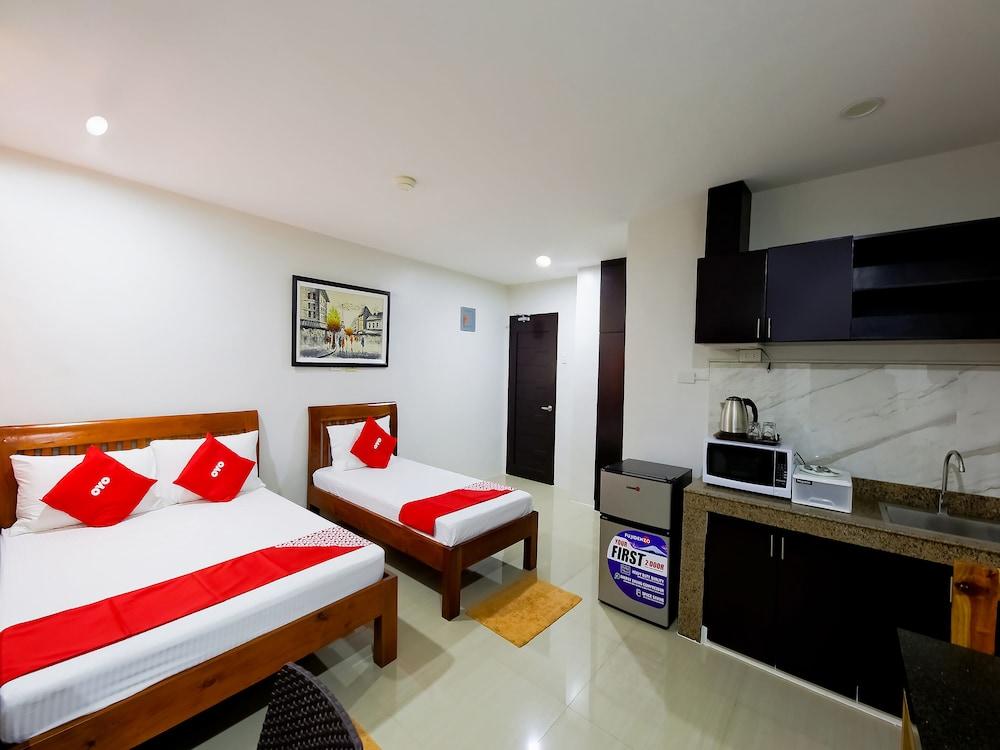 OYO 793 Dg Budget Hotel