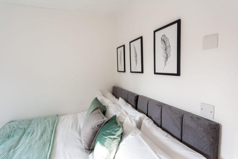 Hamlet Mews by Sorted Stay