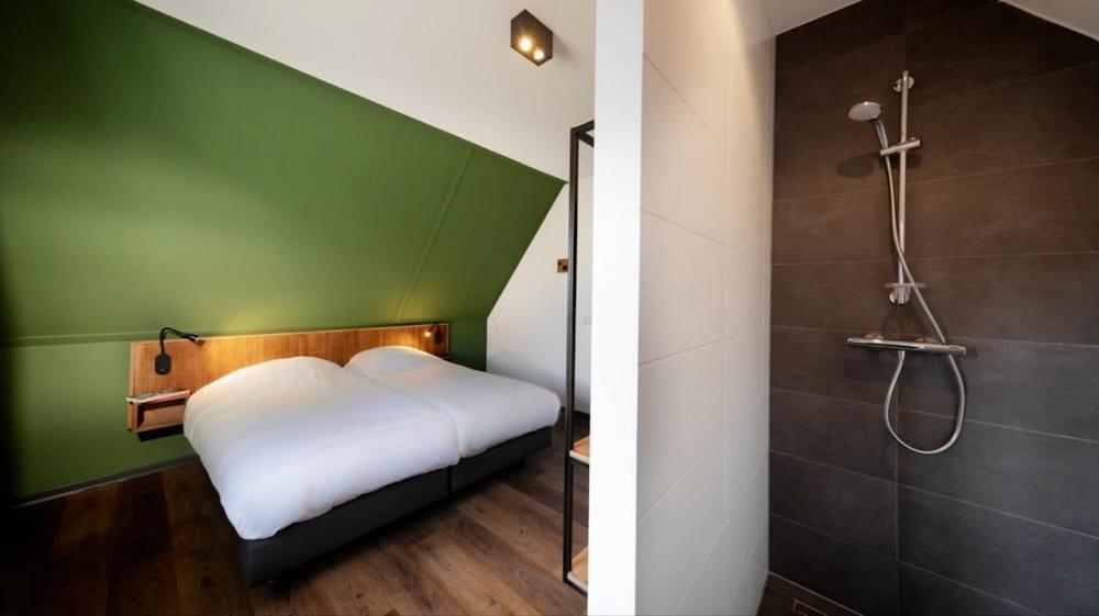 Luxe 8p in Thorn With 4 Bedrooms and 3 Bathrooms