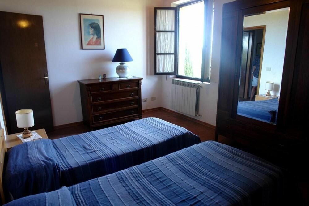 Ginestra Holiday Home