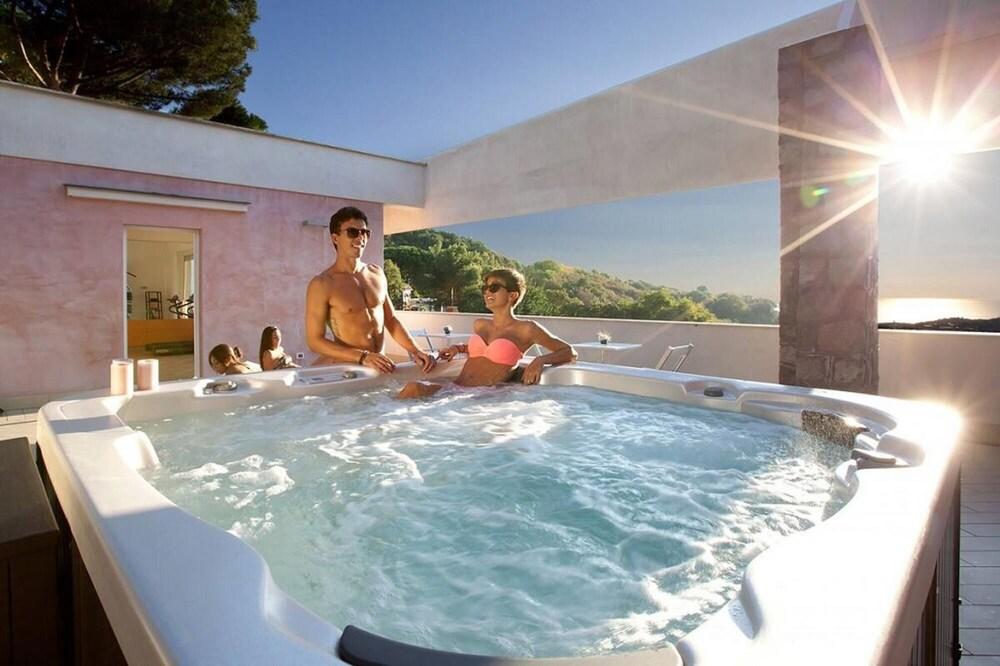 Villa Daniela With Swimming Pool