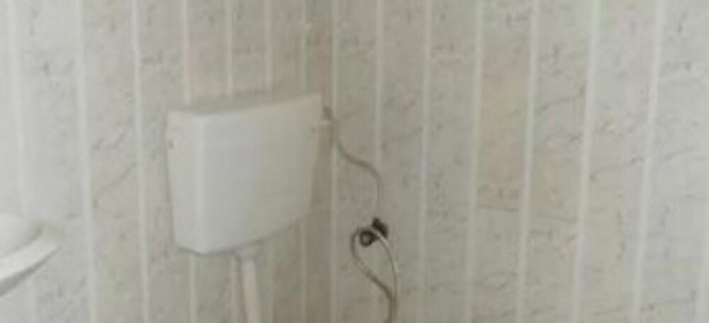 Goroomgo Laddu Gopal Guest HouseMathura