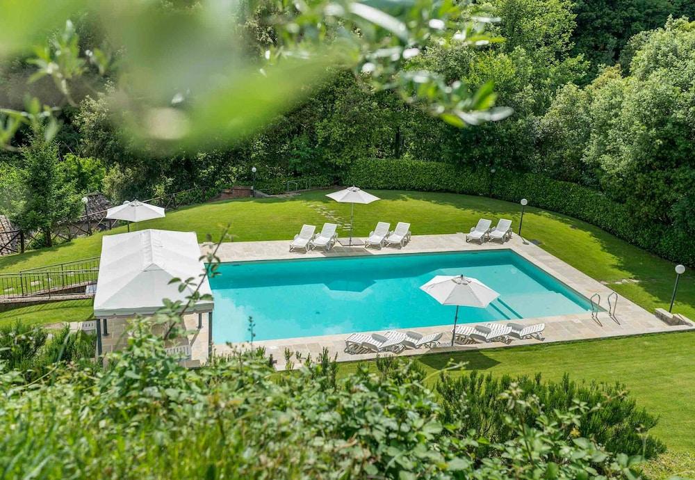 Loro 4 With Shared Pool And Tennis