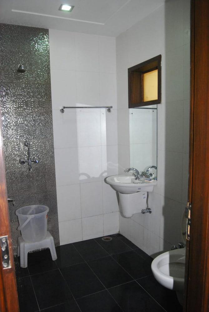 Goroomgo Heera Celebration Mathura