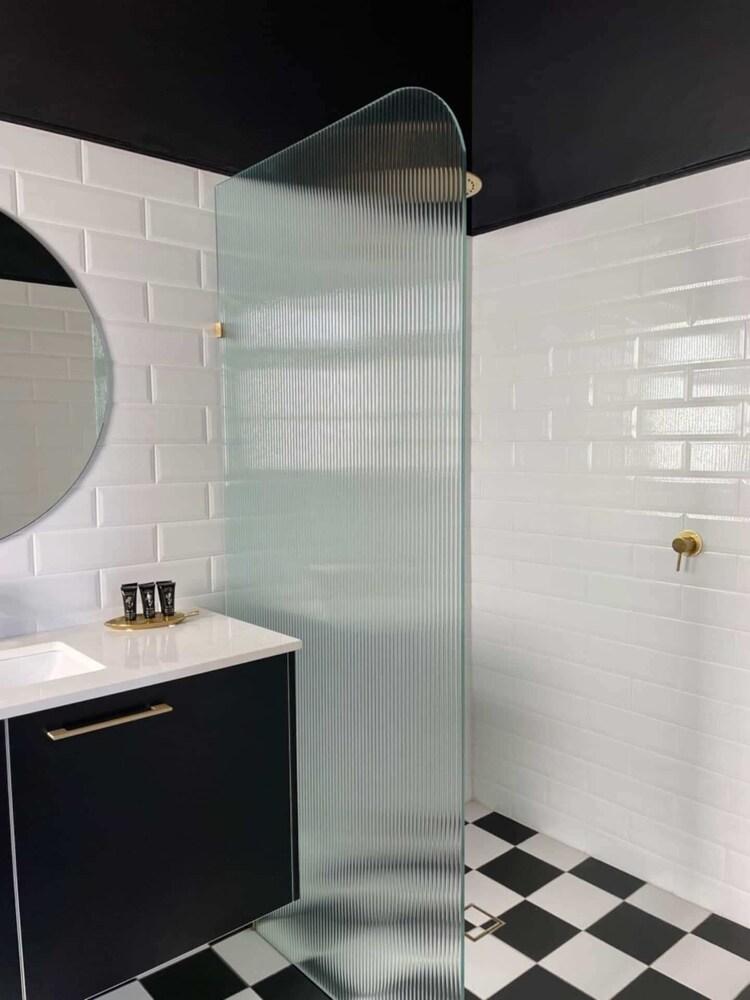 Retro 1 Bedroom Apartment in Perth