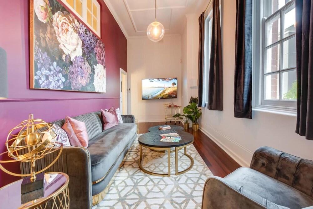 Retro 1 Bedroom Apartment in Perth