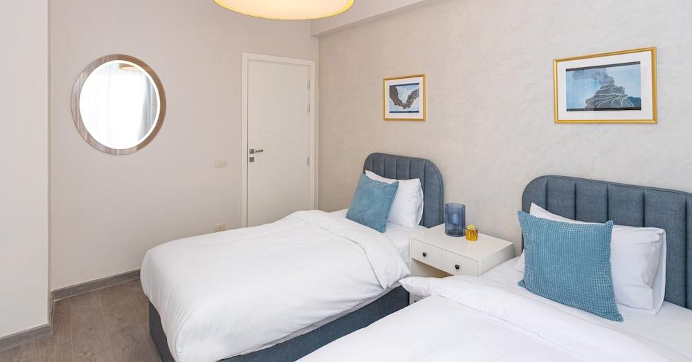 Prime Select The Crown