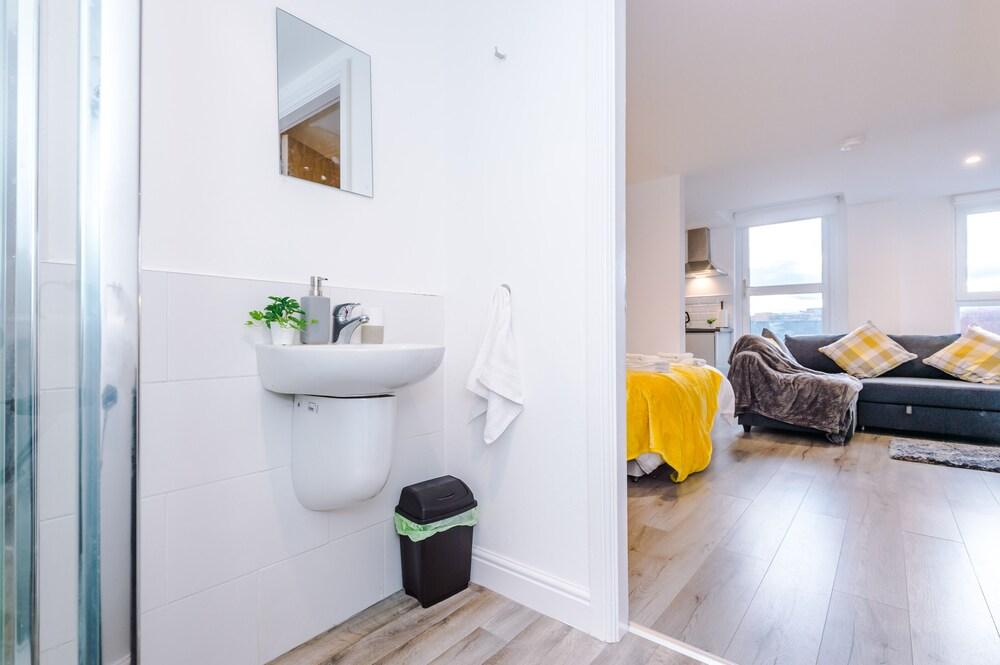 City Centre Cosy Studio Apartments