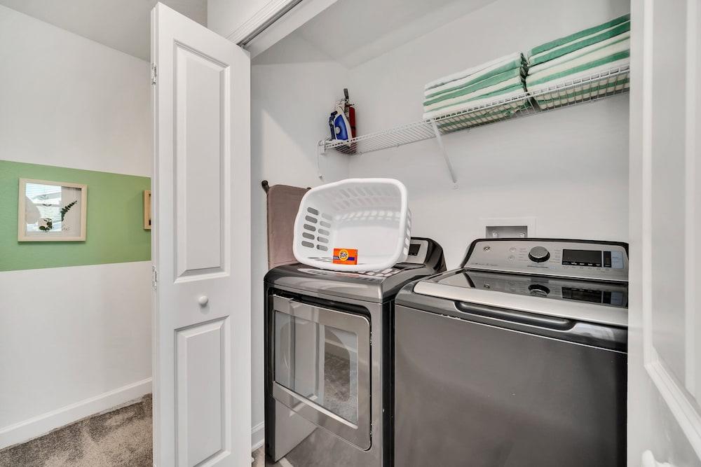 1030 Splash Shot Place