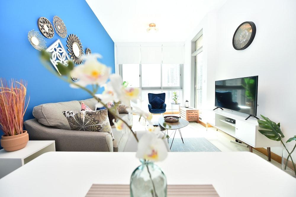 BBL - Stylish 1BR with balcony in Marina