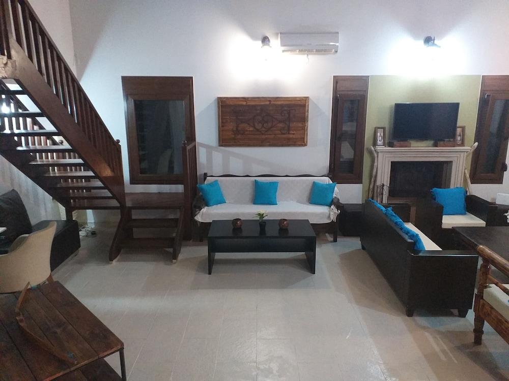 Skantali Peacefull Villa