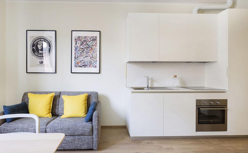 Mi-brgz1a2 Bergonzoli Place - Bilo A - Dance