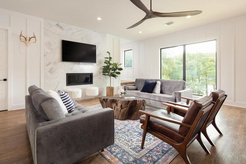 The White House on the Horseshoe