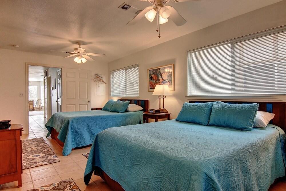 Gracelanda WW C302 in New Braunfels