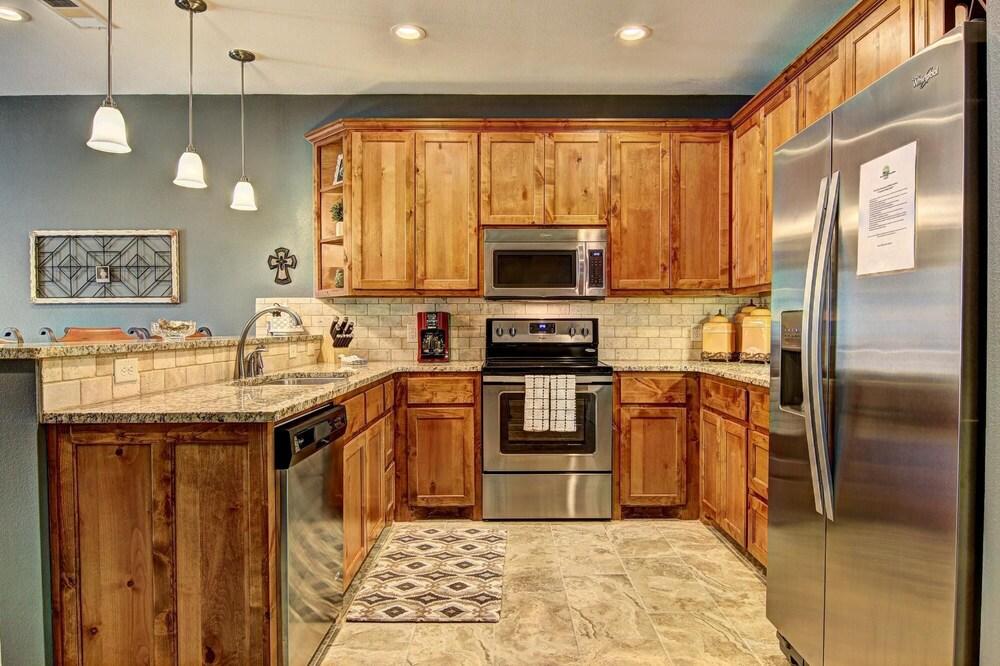 Cliffside Paradise RG 308