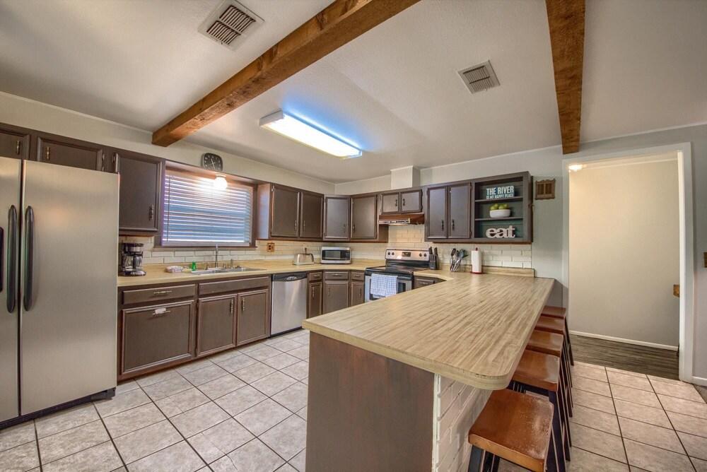 Hondo s River Haus RR 1300