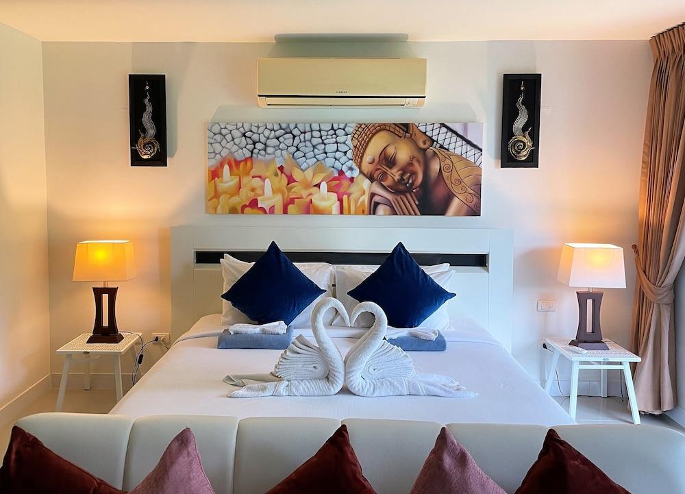 Ocean View Treasure by Lofty