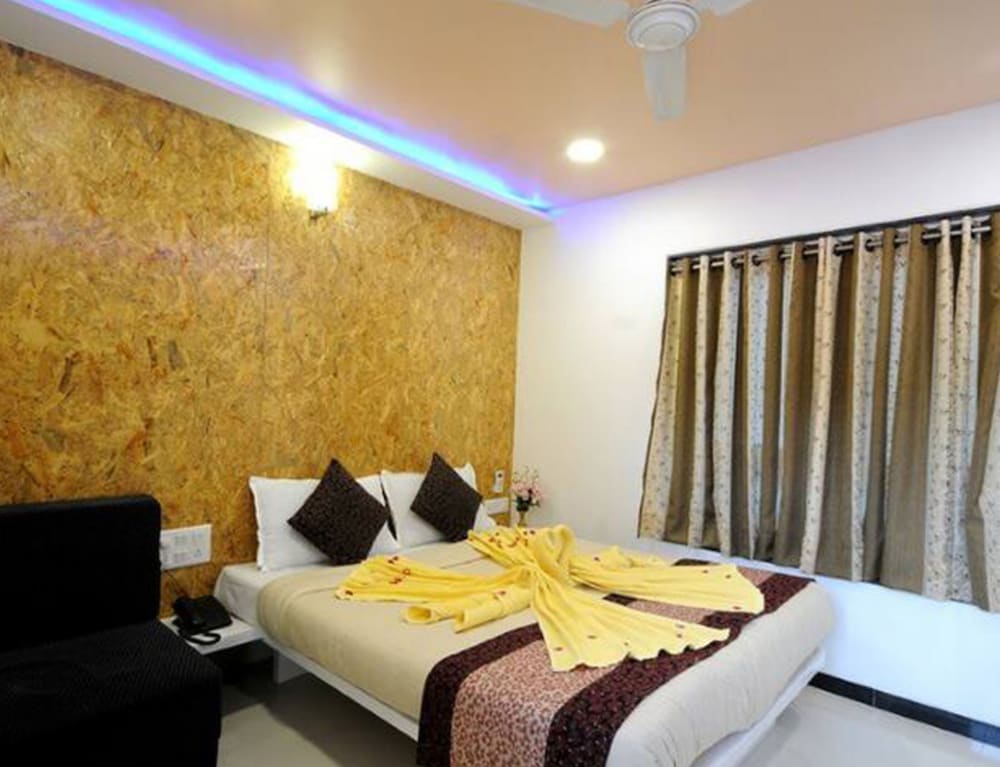 Goroomgo Skyee Residency Chandigarh