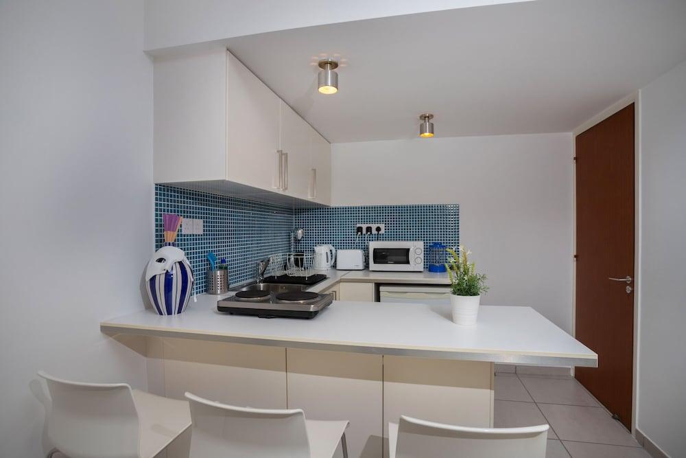 Athenaeum Beachside Studio