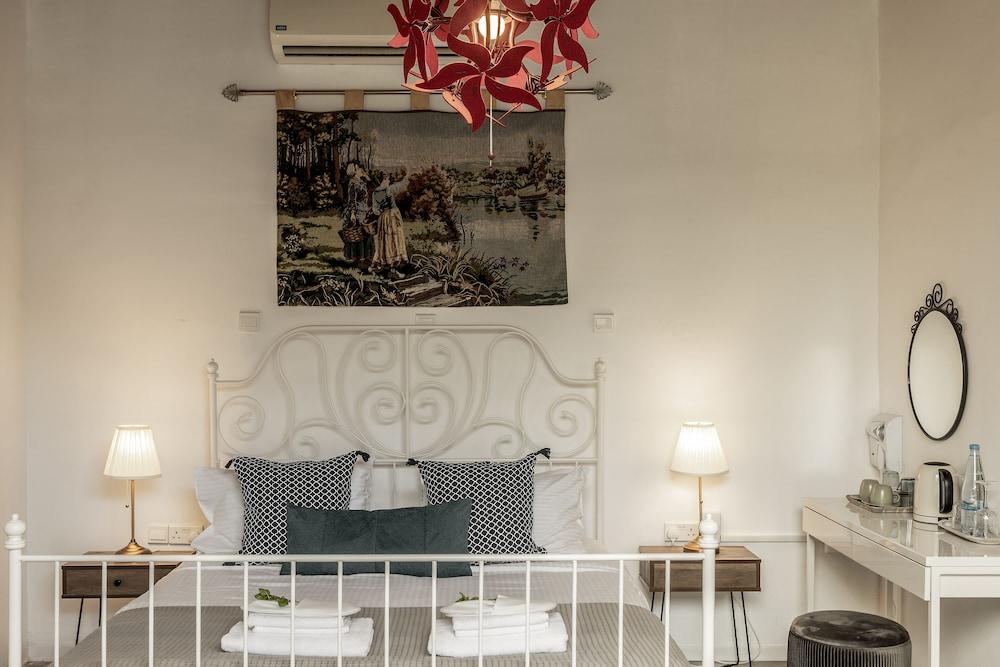 Edem Traditional House