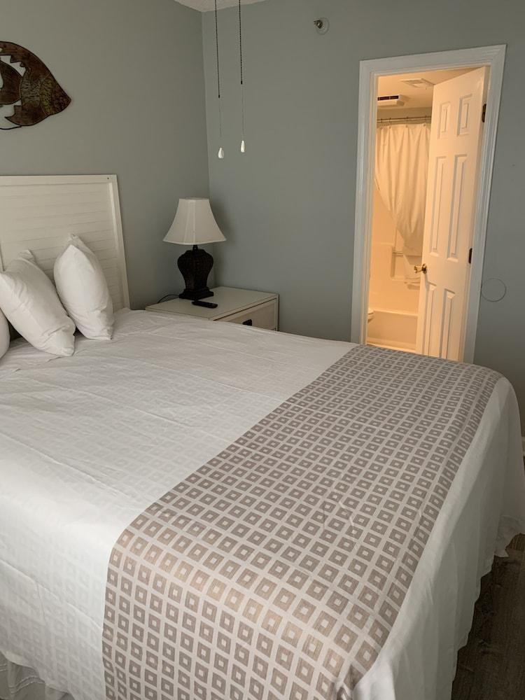 Seawatch Inn at the Landing