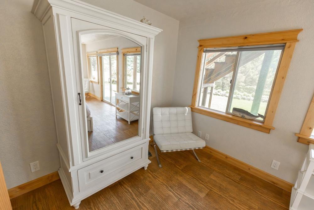 Beach Bungalow at Crook Point