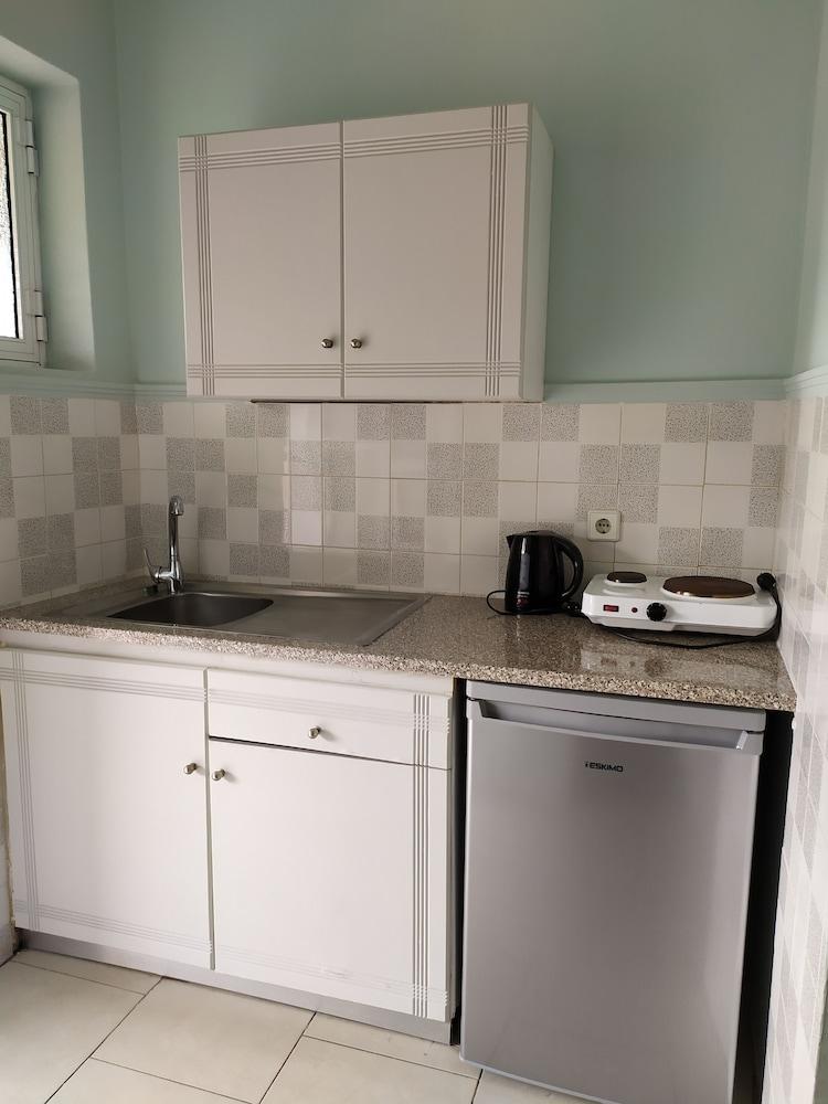 Giannis Studios Alykes