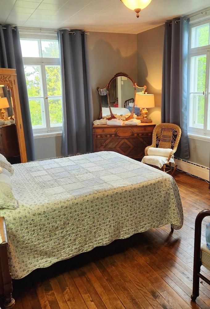 L'Ancien Presbytère de St-Marcel