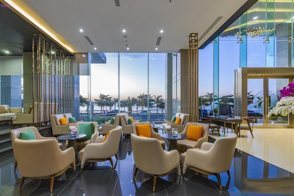 Le Sands Oceanfront Danang Hotel