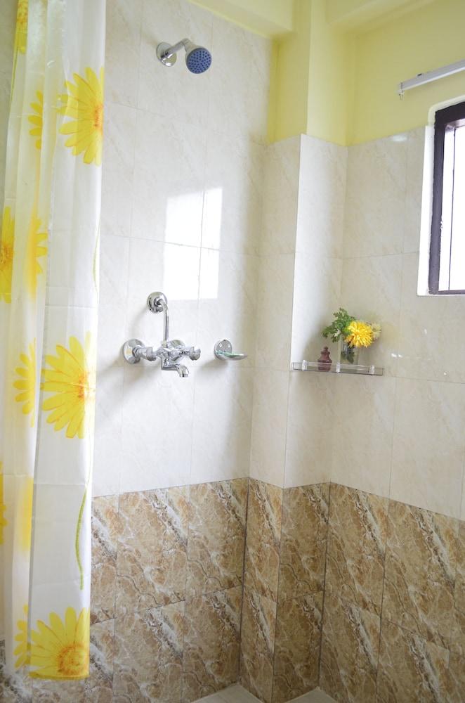 Tanani Newa Home - Makalu